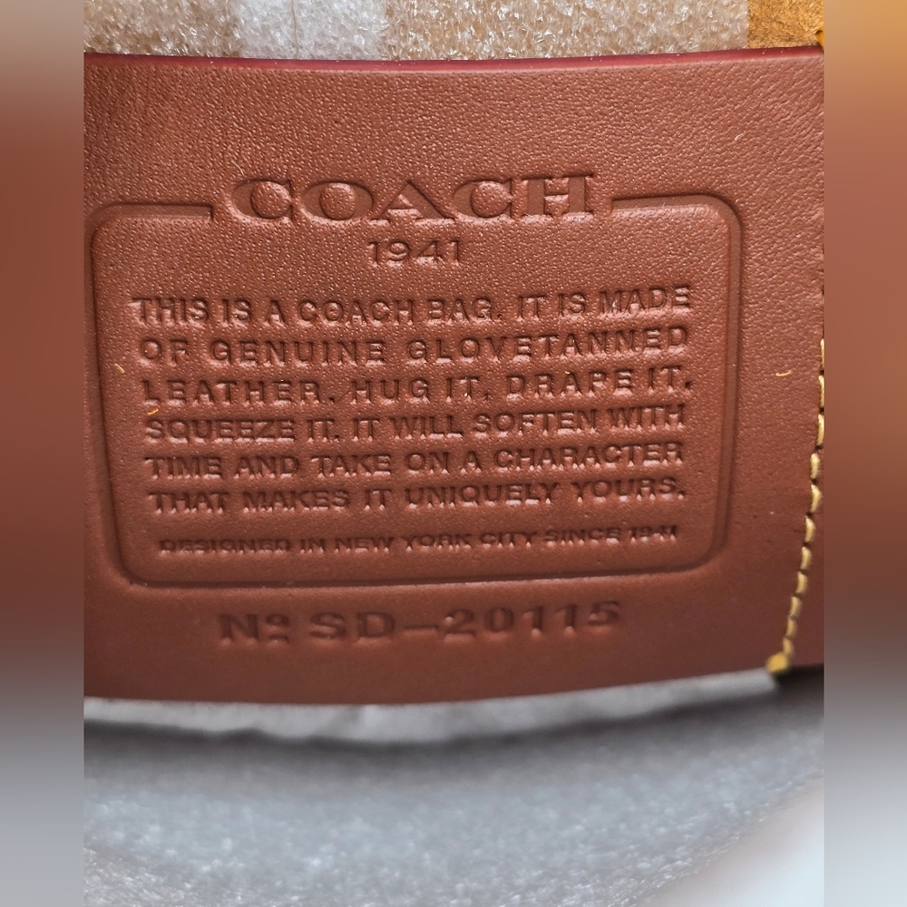 💥NWT💥Coach 1941 Glovetanned Pebbled Leather Whiplash Saddle Bag, Chalk - Picture 9 of 16